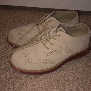 Tan dress shoes